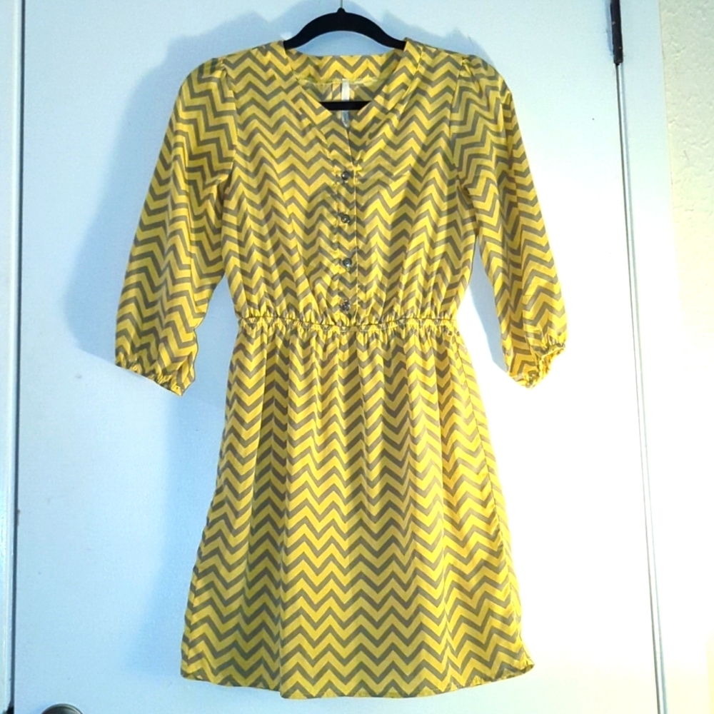 Trinity yellow and gray chevron dess